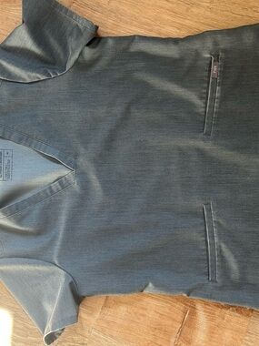 Figs Slate Gray V-Neck Scrub Top with jogger pants